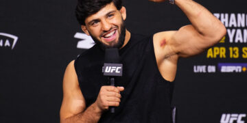 Dana White wants clicky ‘old ladies’ in UFC media to stop crying for not-cut Arman — ‘We keep it between us men’