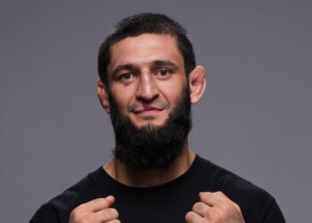 Khamzat Chimaev receives ‘welcome’ to light heavyweight division by former champion