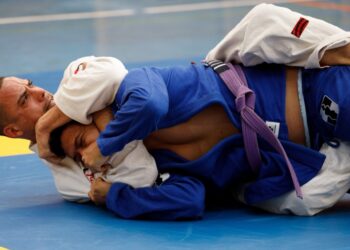 How To Escape The Rear Naked Choke