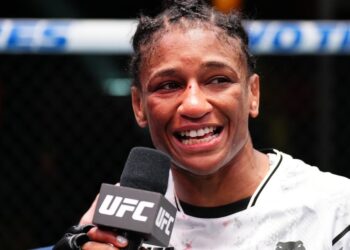 Bonuses! Hill Banks $50K For First-Career Submission