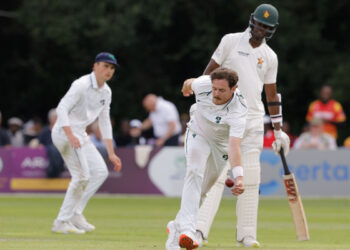 Twitter Reactions: Ireland restrict Zimbabwe to 210 runs on Day 1