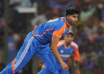 WATCH: Mayank Yadav dismisses Mahmudullah to claim his maiden T20I wicket