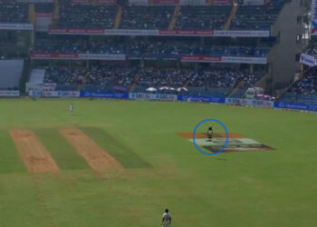 Watch: Bizarre spidercam glitch forces early Lunch on Day 2 in Mumbai | CricTracker