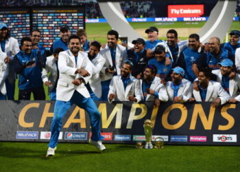 Suresh Raina reveals masterstroke which orchestrated India's win Champions Trophy 2013 | CricTracker