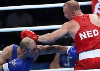 Fighting At A Distance: How To Set Up Your Punches Against Smaller Opponent