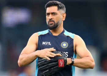 'Average fitness levels of Indians has gone down' - MS Dhoni urges people to prioritize physical activities