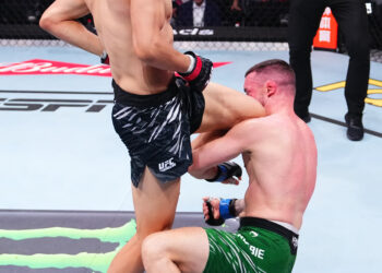 Ridiculous Call! UFC Shanghai Fighter Slams Ref After Illegal Knee, Nasty KO
