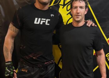 Fans can’t stop laughing at Alex Pereira’s sludgy sparring, slow-motion grappling with UFC groupie Mark Zuckerberg
