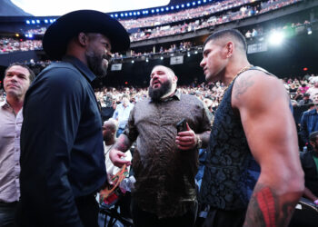 Joe Rogan dubs Jon Jones vs. Alex Pereira ‘the biggest fight in human history’