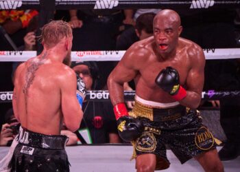 50-Year-Old ‘Spider’ Still Favored Over Woodley