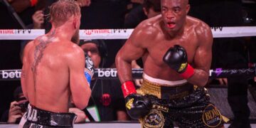 50-Year-Old ‘Spider’ Still Favored Over Woodley