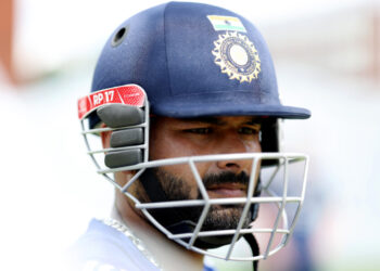 [WATCH] IND vs SA 2025: Rishabh Pant vents frustration at Kuldeep Yadav for slow over-rate warning