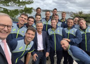 Ashes 2025-26: Australian PM Anthony Albanese hosts Australia and England players ahead of Sydney Test