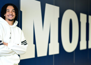 Damion Downs completes loan from Southampton to Hamburg