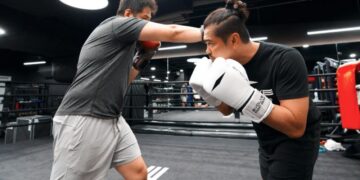 What Is The “Dempsey Roll” And How To Utilize It In Boxing