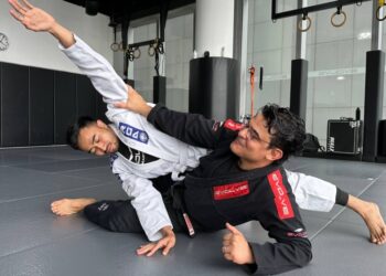 What Is The Stiff Arm Escape And How To Use It For BJJ