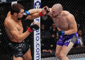 Adesanya Vs. Pyfer Odds, Full Fight Preview & Prediction