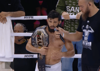 Arman Tsarukyan sleeps Muhammad Mokaev in Hype Brazil, calls out UFC BMF champ for side quest | Video