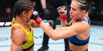 ‘Somebody messed up’ — UFC Seattle fighter forced to compete with two left-handed gloves, wins by knockout anyway