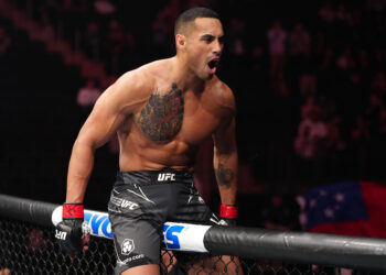 Carlos Ulberg ready to cancel Jiri at UFC 327, chase Alex Pereira at heavyweight — ‘To be the man, you gotta beat the man’