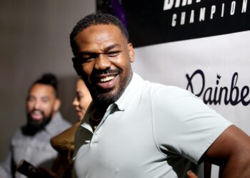 Midnight Mania! ‘Drunk’ Bones Almost Caught Broner’s Left Hook