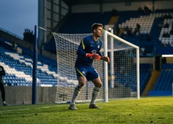 Chelsea Handed Chance To Sign Emiliano Martinez For Under £10m
