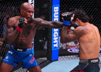 Highlights! Emmers Stops Douglas In Massive Upset KO