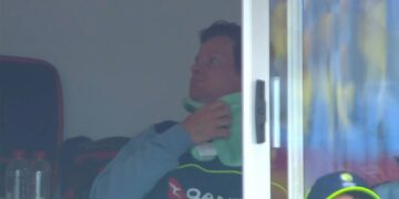 Steve Smith neck injury: Will he bat on day 5 in Gqeberha?