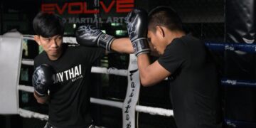 Your Complete Guide To The Muay Thai Long Guard